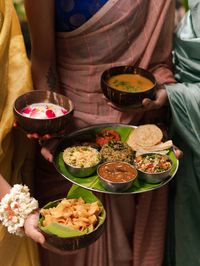 We collaborated with Chef Varsha from Soru to bring a festive feast that celebrates Tamilian roots in food & heritage. This desicore Diwali special included:  🍽️ Unlimited buffet 🍛 Build-your-own-thali setup 🍸 Regional cocktails & Non-alcoholic refreshments 💬 Engaging conversations about Tamil Nadu’s cuisine