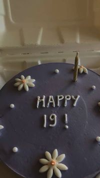 Birthday cakes | Aesthetic 19th birthday cake | pretty cakes