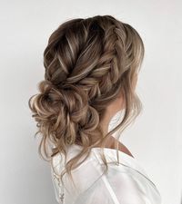 Get Ready To Walk Down The Aisle With These 24 Trendy Wedding Hairstyles