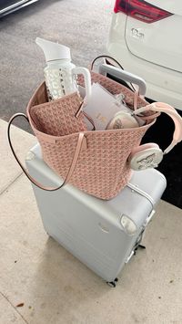 #pink #girly#travel#goyard#toryburch #stanley #coldest #audi#pinkprincess #aesthetic #aestheticstyle pink travel girly rimowa luggage packing