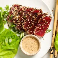 Seared Ahi Tuna with Toasted Sesame Dressing | Lindsey Eats