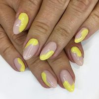 #yellownails #nudenails #abstractnails #summernails