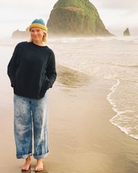 finally posting part 1 of my pics from our roadtrip to Oregon and Washington, Canon Beach looked so much like Little Women I almost cried • • • @kendallp.miller