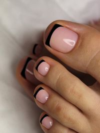 Black  Collar    Bare Nails Embellished   Beauty Tools