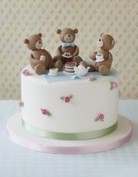 Pastel teddy bear cake