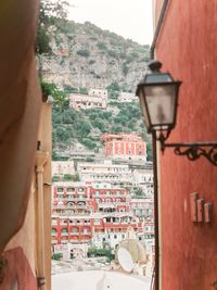 The Amalfi Coast is by far one of my favorite destinations for a destination wedding, intimate elopement or simply an engagement session. The prettiest, colorful buildings, the hand painted ceramic, the food, the people and of course: the views! | Yana Schicht | Signature print from analog fine art film photography