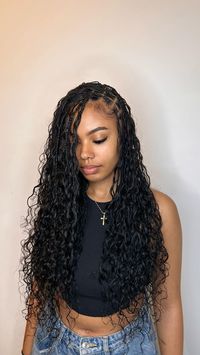 Here’s how to boho knotless braids, the best human hair to use, maintenance tips for your curls and 80 trendy bohemian knotless braids hairstyles/how to style ideas perfect for 2024.