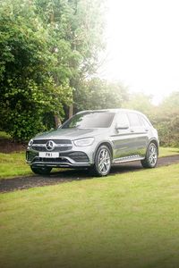 Premium Plus giving this GLC300d all the right options! Featuring: Panoramic Sunroof, Burmester Sound, 21" AMG Alloys, Side Steps & much more! £35,990 or message us for a finance quote. #GLC #MercedesGLC #mercedesbenz #mercedes #mercedesamg #amg #4matic #affalterbach #benz #instacar #cargram #vehicle #carsofinstagram #carlovers #automotive #drive #sportscar #carswithoutlimits #carinstagram #carphotography #carstagram