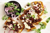 Lamb mince shines in this easy, peasy, pizza. Ready in a jiffy, flatbread has never looked so good!