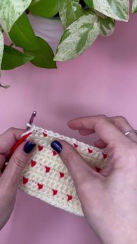 Valentine’s day might be over but hearts are in season all year round! Here’s a quick and easy way to add some heart details to your work when. Yes, it’s just a single crochet stitch! Simply do the first yarn over with the new/heart color, and then finish the rest of the stitch with the old color. #Yarnspirations #FreeCrochetPattern #CrochetTip #CrochetHeart #CaronYarn