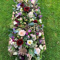 When your brief is wild, rustic and meadowy! Absolutely loved making this spray for a local gentleman’s funeral today. It’s packed with sentimental value too, with some foliage, lavender and roses from his garden, as well as foraged heather and hypericum from his favourite dog walks!