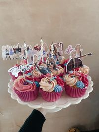 #cupcakes #taylorswift #birthday #birthdaycake #etsy #cakedecoration #swiftieforlife