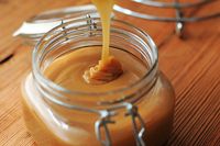 Vadoma's amazing caramel sauce ...4 T. butter,1 c. brown sugar, one-half c. heavy cream. pinch sea salt, 1 T.vanilla extract. Melt butter, add sugar, cream, and salt. Cook on med. 7 min. Add vanilla and return to stove for minute more. Store in fridge.