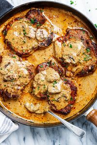 Garlic Pork Chops in Creamy Mushroom Sauce - #eatwell101 #recipe #pork #dinner #mushroom - A quick dinner with a ton of flavor! Perfect for any night of the week. - #recipe by #eatwell101