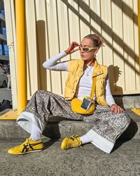 u got me trippin (oh!) #colourfulstyle #yellow #sneakerhead #onitsukatiger #japanesestreetfashion