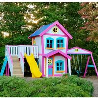 Olha que sonho essa casinha . 💕💕💕💕 . #maefesteira #maefesteira #playground @imagine_that_playhouses