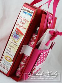 Cupcake "kit" - oh my cuteness! I'd love to make this for the next time we need a little girls birthday gift!