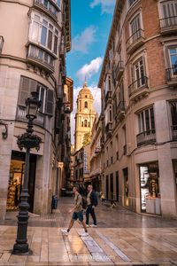 Discover the nighttime magic of Calle Larios Malaga. Immerse in the Malaga aesthetic with essential Malaga Spain travel tips for Andalusia. Discover the stunning aesthetic of Malaga in Spain and save this article for when you're ready to plan your Southern Spain trip.