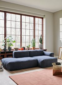 Rounded edges and soft cushions create a milder, relaxed tone with the Mags Soft Sofa. Retaining the same strong aesthetic presence as its firmer, more pared back sibling, this version takes on a more fluid, poetic silhouette. Optimal comfort and durabili