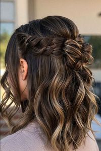 This wedding hairstyle might be timeless for your special day with mid-length locks. I’m passionate about this style for bridal imagery. Pin this to your bridal collection.