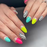 Kenna Crump on Instagram: "Wishing for warmer weather with this set!!🤩 ☀️ ☀️ ☀️ #handpaintednailart #brightnails #summernails #dalmatianprint #summernailinspo #vacationnails #hawaiinails #nailinspo #boycottboringnails #nailart #nails #nailitdaily #nailmag #luminaryclarity #luminarynailsystems #ericasata #madamglam #utahnailcommunity #stgeorgenails #nailedbykenna"