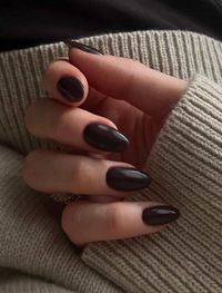 21+ "Old Money" Nails To Wear This Fall & Winter [2024]