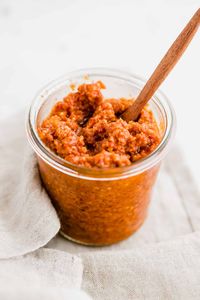 Pesto Rosso, also known as sun-dried tomato pesto, is one of the most flavorful pesto variations and tastes delicious with pasta or fresh bread. #pesto #rosso #recipe #pasta #tomatoes #vegan #sundried #tomato