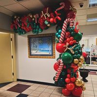 🎄🎈Transform your lobby into a winter wonderland with our stunning indoor balloon decor! 🎈✨ Perfect for the holiday season, our durable decorations are sure to impress visitors all season long. Ready to create a festive atmosphere that lasts? Contact us today! 🎄 Visit GainesvilleBalloons.com for more details (link in bio). 🎄 🎄 🎄 🎄 🎄 #GainesvilleBalloons #BalloonStylist #ChristmasDecor #HolidayDecor #Balloons