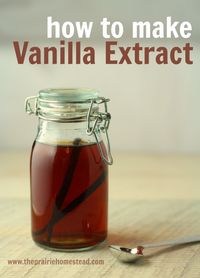 How to Make Homemade Vanilla Extract-- I'm never buying vanilla from the store again! #homemade