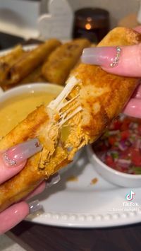 #chickentaquitos #taquitos #mexicanfoodrecipes #chicken #chickenfoodrecipes #chickenrecipe #chickendinnerrecipes #chickenbreasts #chickenbreastrecipes #chickendinnerideas #wholechickenrecipes #dinner #dinnerideas #dinnerrecipe #lunch #lunchideas #lunchrecipe