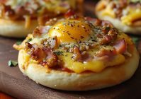 English Muffin Breakfast Pizza – recipestasteful