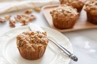 Carrot Cake Crumble Muffins