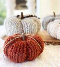 How To Knit A Pumpkin Easy + Quick! (Beginner Friendly)