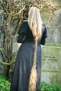 I want my blonde hair to be this long