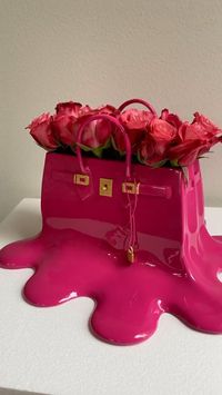 Created as the embodiment of girls' dreams, Lola handbag vase brings to life your sweet desires. So every day is filled with flowers, style, and tender emotions. Her dripping luminous colors paired with the flowers of your taste will give a statement piece to your home. Her unique design fits perfectly with minimal and art deco styles, and depending on the color you choose, it can easily match any interior design. Which makes it an easy gift choice for that special girl in your life.