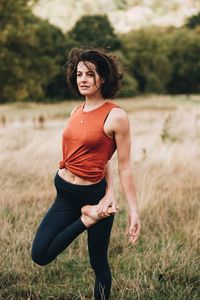 Loren Peta | Autumn in London | Yoga Photographer - Elle Lorean Co