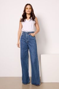 Elevate your denim collection with the Dame wide leg jean by AGOLDE. Crafted in non-stretch cotton denim, these high-rise jeans are finished in a versatile blue wash and feature a relaxed, full-length leg. | AGOLDE Women's Dame Wide Leg Jeans, Size 24, Blue