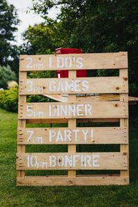 easy diy backyard wedding sign ideas