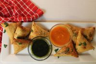 Indian Samosas with A Mint & Mango Chutney [V]