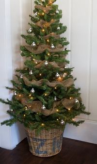 Christmas Tree Decorate with Burlap Ribbon