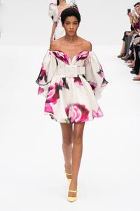 Carolina Herrera Spring 2020 Ready-to-Wear Collection - Vogue