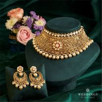 Indulging in extravagance that exudes luxury and grandiose, this set of a handcrafted neckpiece and earrings can add charm to any wedding outfit! Want to explore our exquisite wedding collection? DM us Now! #manubhaijewellers #weddingsbymanubhai #manubhaibride