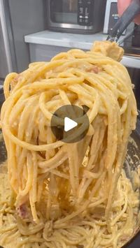 Luke Brown on Instagram: "Crockpot Marry Me Chicken Spaghetti is an easy and delicious dinner recipe! 

INGREDIENTS 
1 lb chicken breasts
1/2 tsp each of salt, pepper, oregano, and thyme 
1 tsp paprika
1/4 tsp of red pepper flakes 
1 TBSP of minced garlic
1/3 cup of chopped sun dried tomatoes
2 15 oz jars Alfredo sauce 
1 lb spaghetti 
1/4 cup of Parmesan cheese
1 cup mozzarella cheese 

INSTRUCTIONS
Add chicken breasts, salt, pepper, oregano, thyme, paprika, red pepper flakes, minced garlic, and chopped sun dried tomatoes to a large crockpot. 

Cover the chicken in two jars of Alfredo sauce. Cook on low for 4-6 hours. 

Cook 1 lb of spaghetti according to the directions on the box. 

Once chicken is fully cooked cut the chicken into cubes or shred it. Add the chicken back to the crockpot.