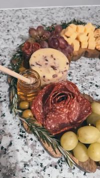 #christmastime #charcuterie #charcuterieboard #wreath #festive #holiday