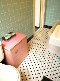 Kristen and Paul's 1940s style aqua and black tile bathroom, built from scratch - Retro Renovation