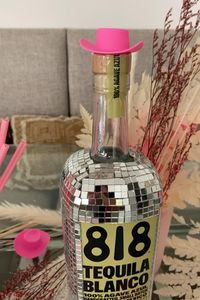 These amazing party ideas for an 21st birthday are literally perfect! She even included decorations they will love!