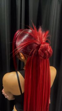 red half up half down quickweave 😍