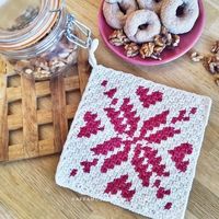 Mini-C2C Crochet Nordic Christmas Potholder – (Free Pattern)