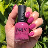 First up from @orly’s Winter 2018 “Deep Wonder” Collection we have #MysticMaven. I had a hard time picking which color to swatch first…