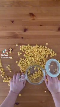 Difficulty: Easy  Make homemade dog treats with this amazing silicone treats bubble mat. Video credit: Bo.and.Son